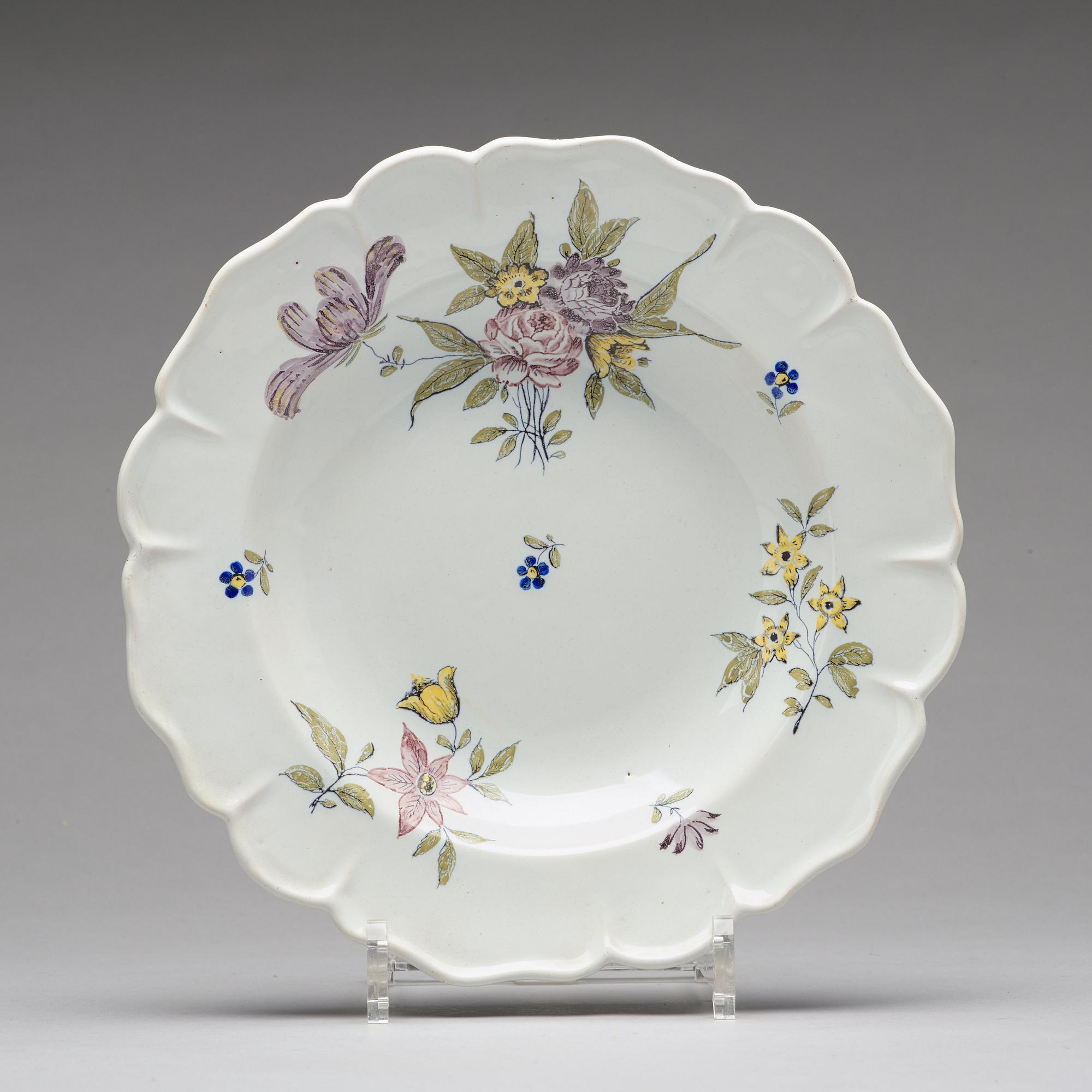 TALLRIKAR, nio stycken, fajans. Rörstrand, 1700-tal.