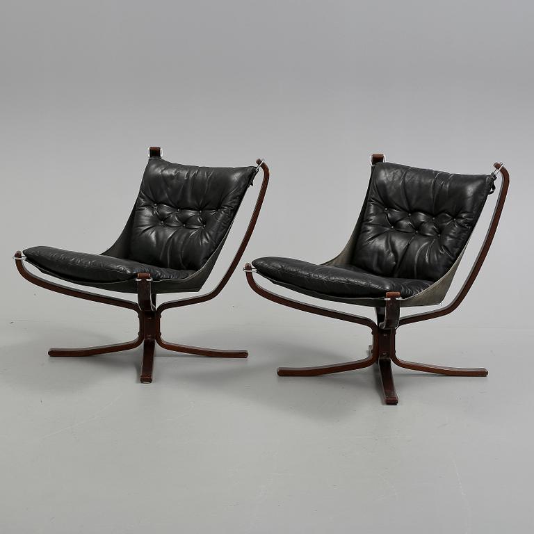 FÅTÖLJER samt BORD, 2+1 st, "Falcon", Sigurd Ressell, Vatne Möbler, Norge, 1970-tal.