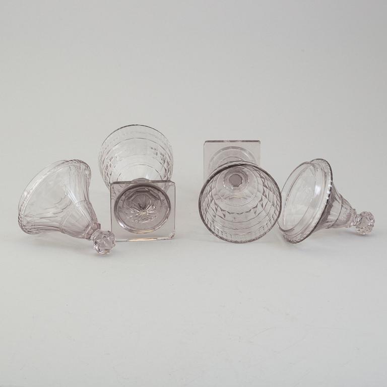 URNOR MED LOCK, ett par, glas 17/1800-tal.