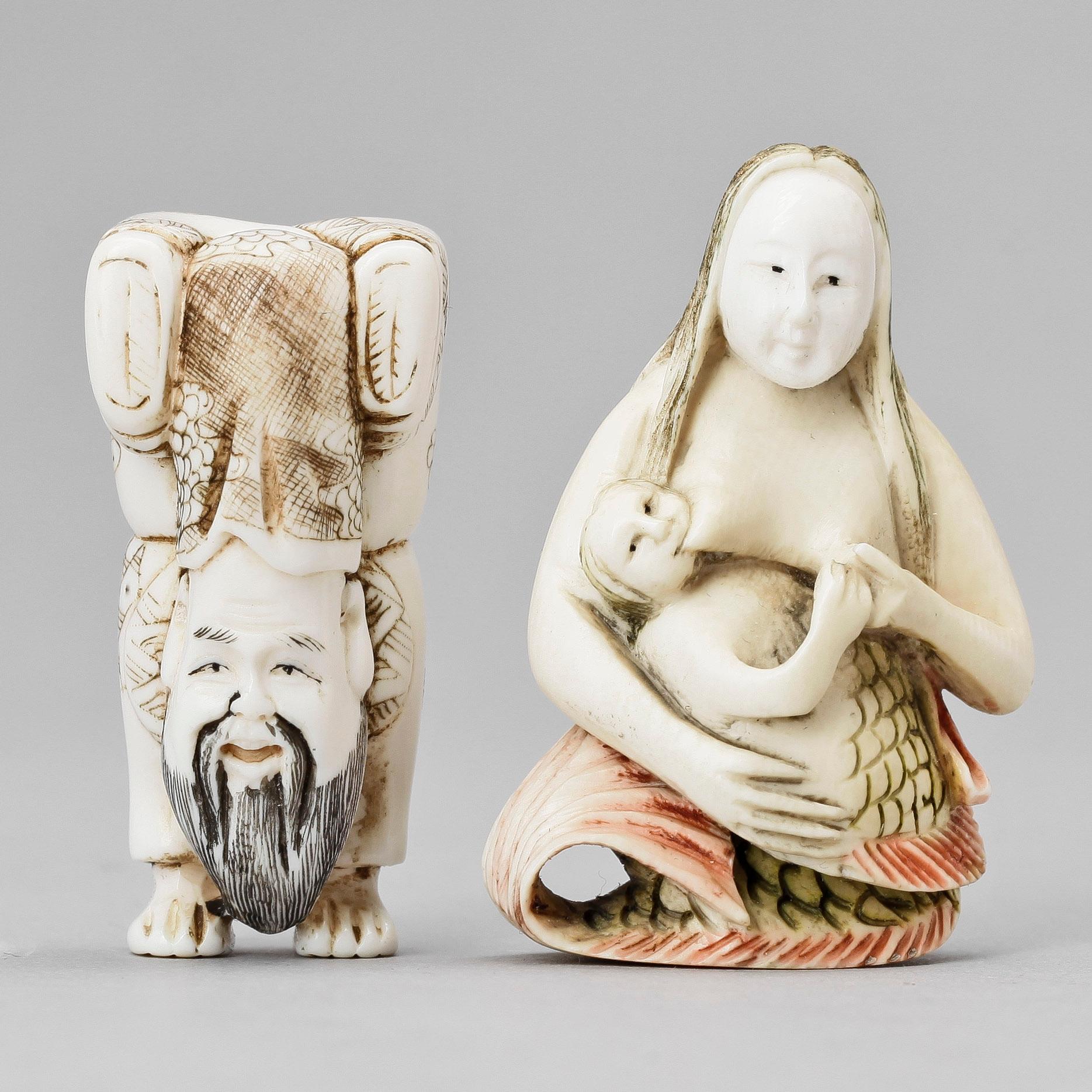 NETSUKE, 2 st, ben, Japan 1900-tal.