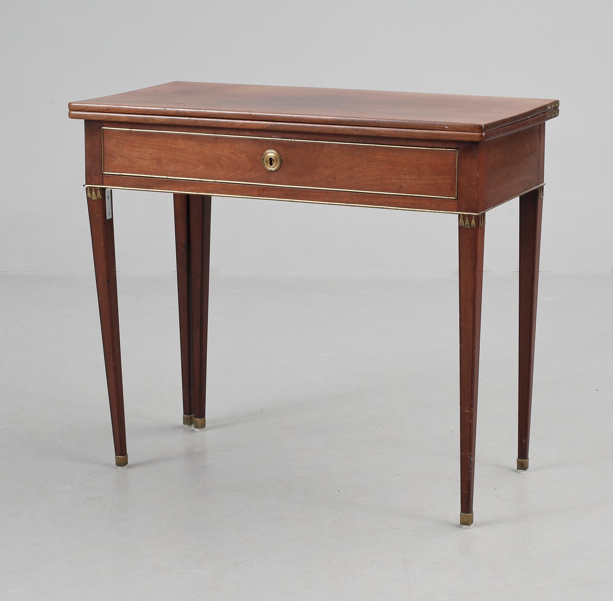 SPELBORD, sengustavianskt, omkring år 1800.