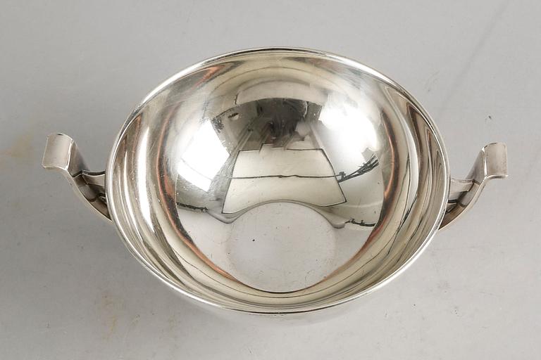 Ulla Fogelklou-Skogh, bowl, nickel silver.