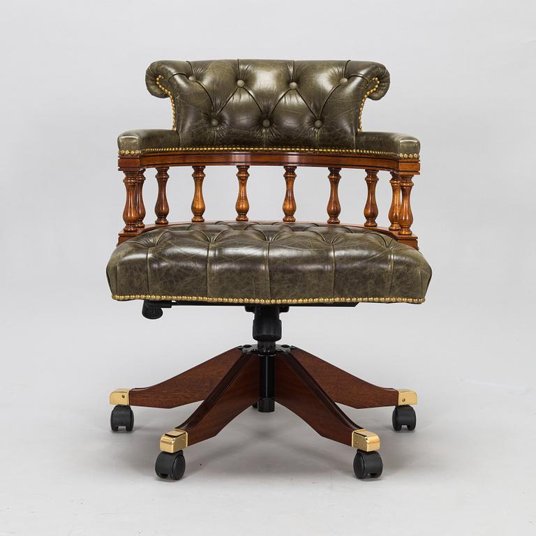 Skrivbordsstol, Chesterfield-modell, 1900-talets slut.