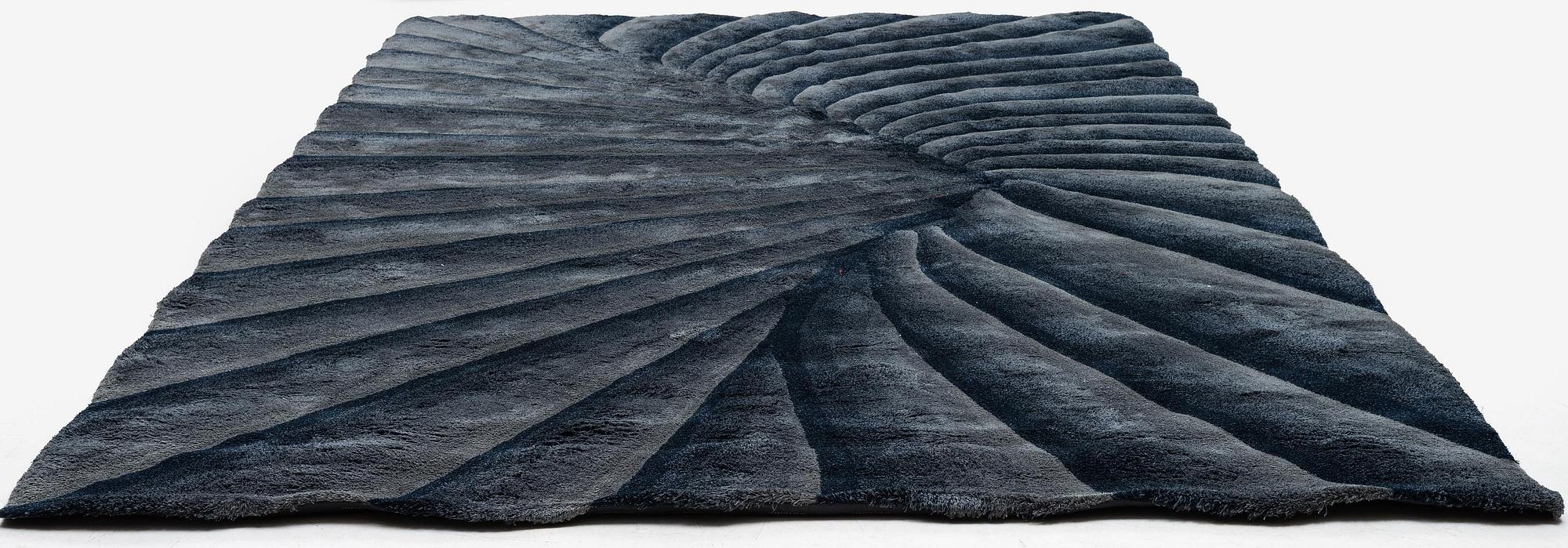 Diana Orving, matta "Disapperance I", handtuftad, ca 404 x 250 cm, Ferreira de Sá, Portugal.