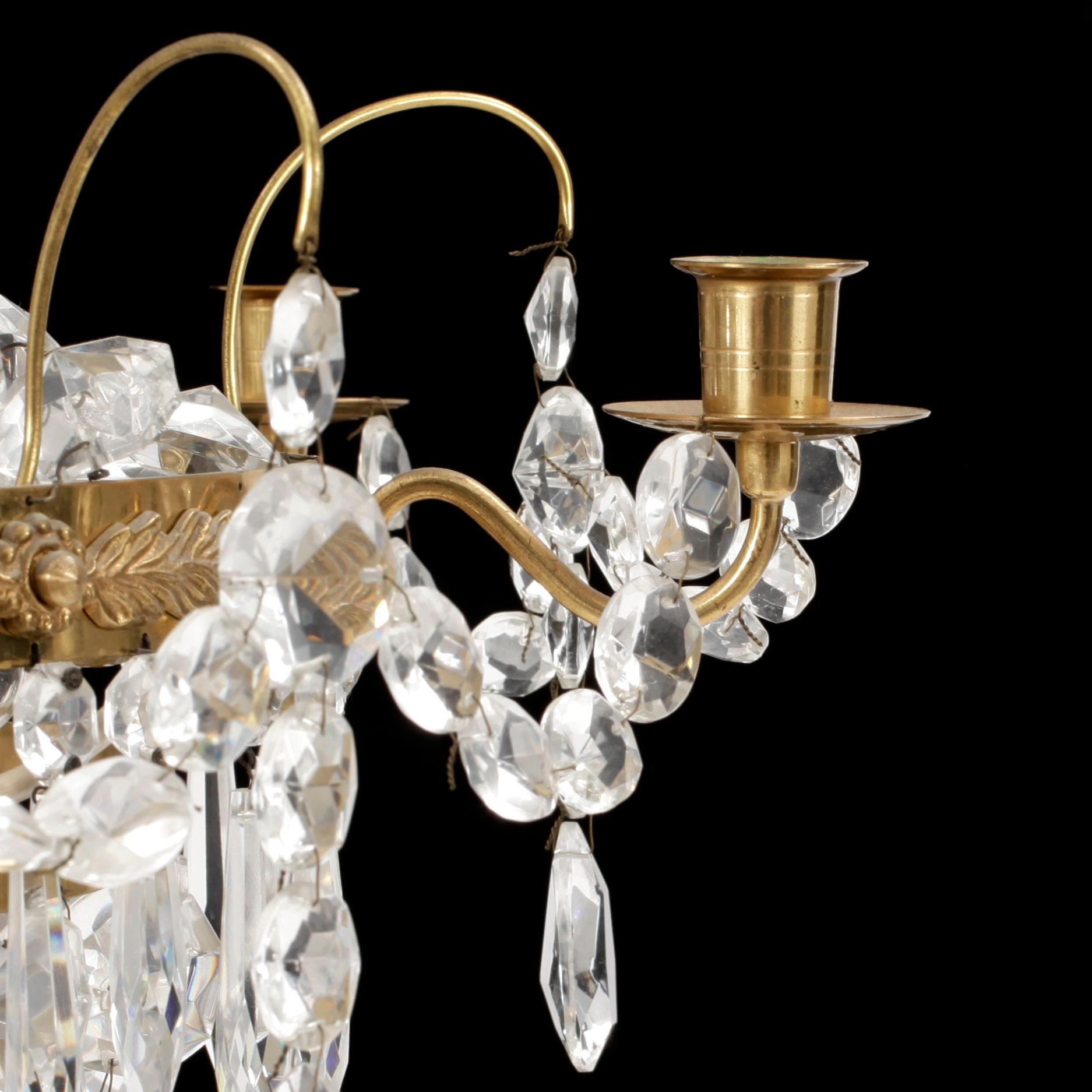 LJUSKRONA, gustaviansk stil, 1900-talets andra hälft. Höjd 59 cm.