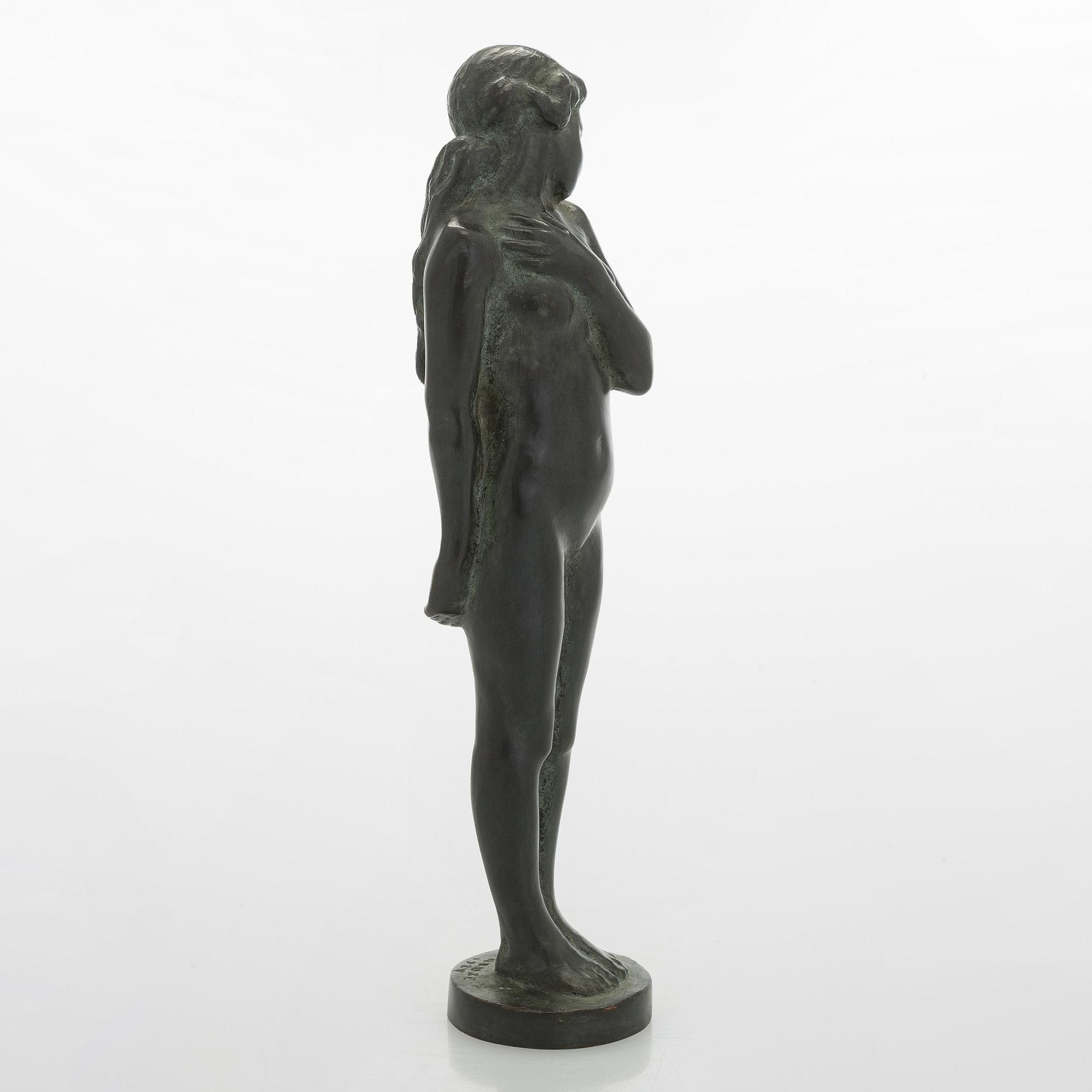 Aarre Aaltonen, Standing woman.