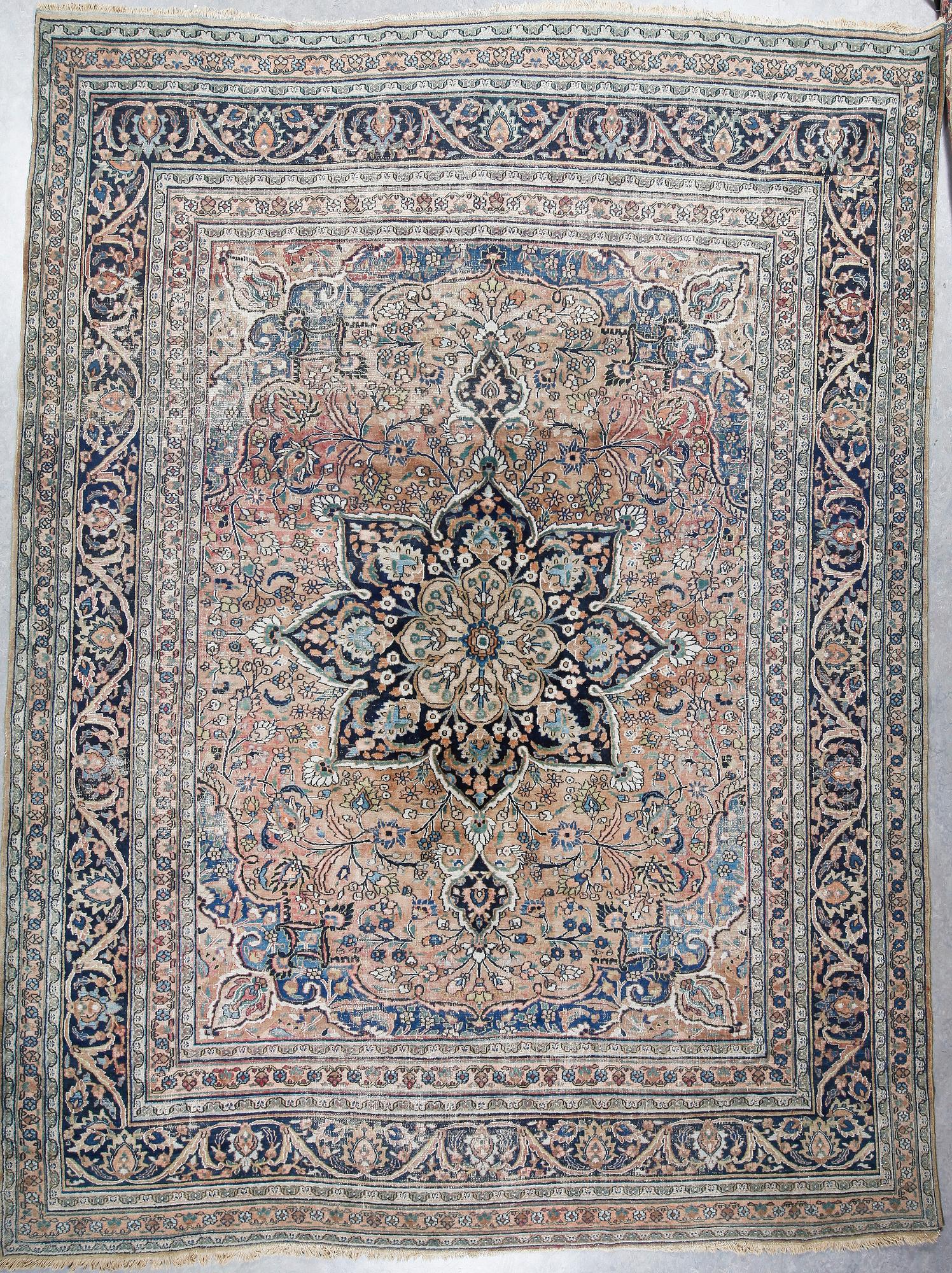 MATTA, semiantik Täbris, ca 405x307 cm.