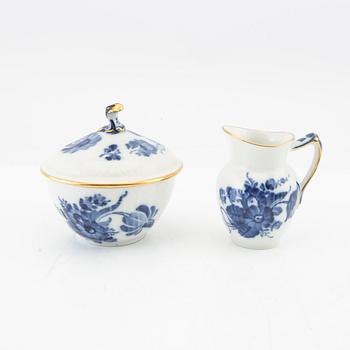 Servis 31 dlr "Blue Flower" Royal Copenhagen porcelain, second half of the 20th century.