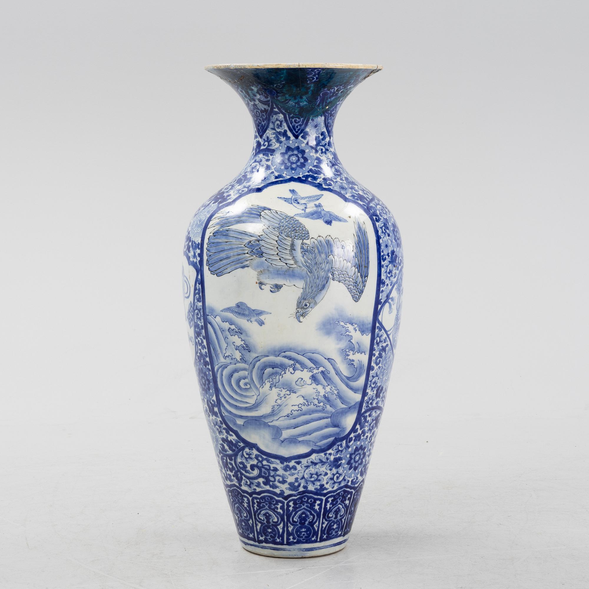 A Japanese blue and white vase, 19th century.