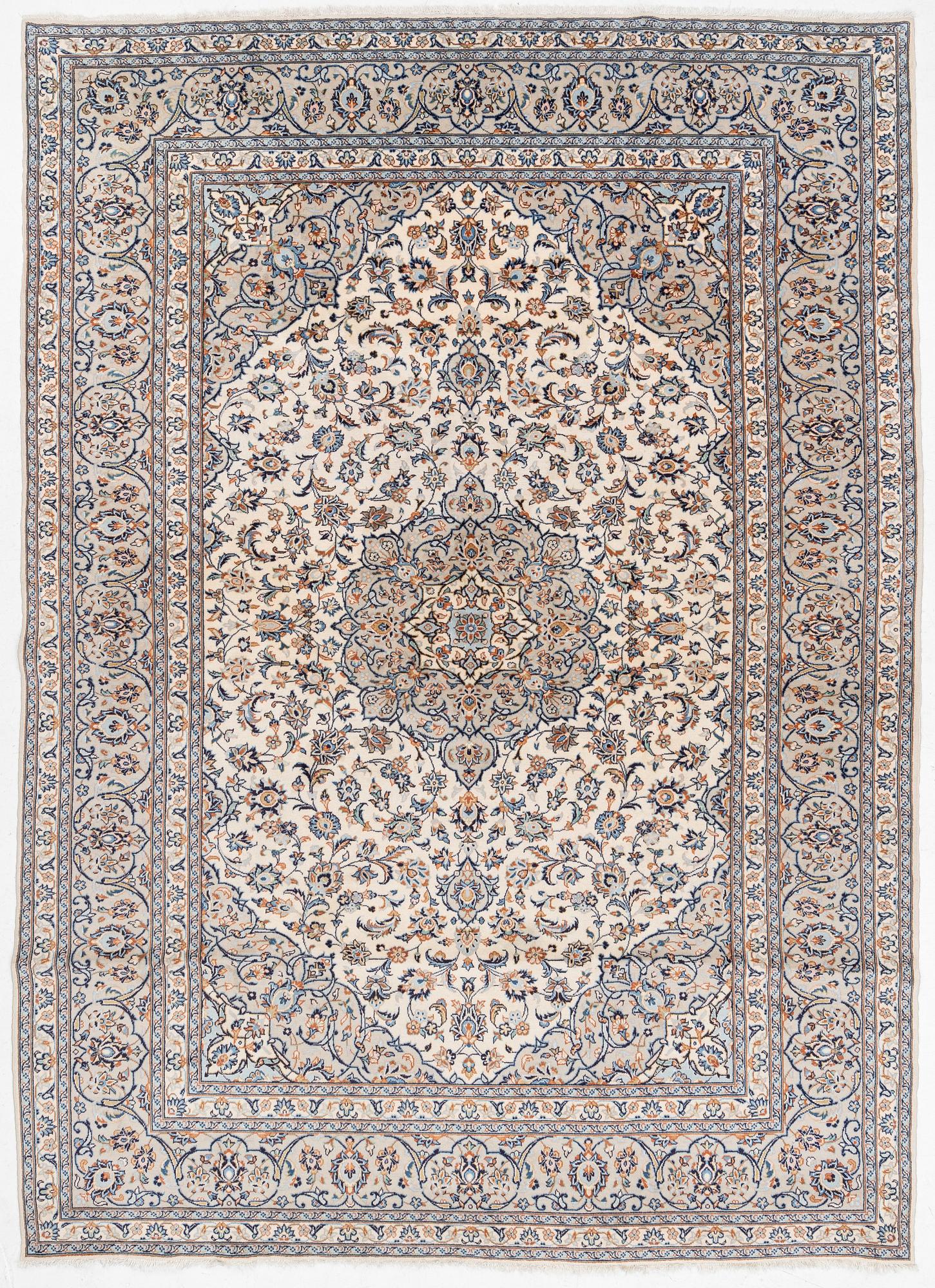 Matta, Keshan, ca 408 x 392 cm.