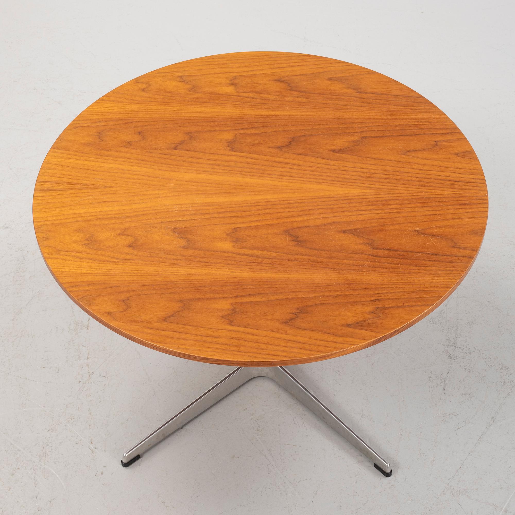 Arne Jacobsen, Bruno Mathsson & Piet Hein, soffbord, modell "A222", Fritz Hansen, Danmark.