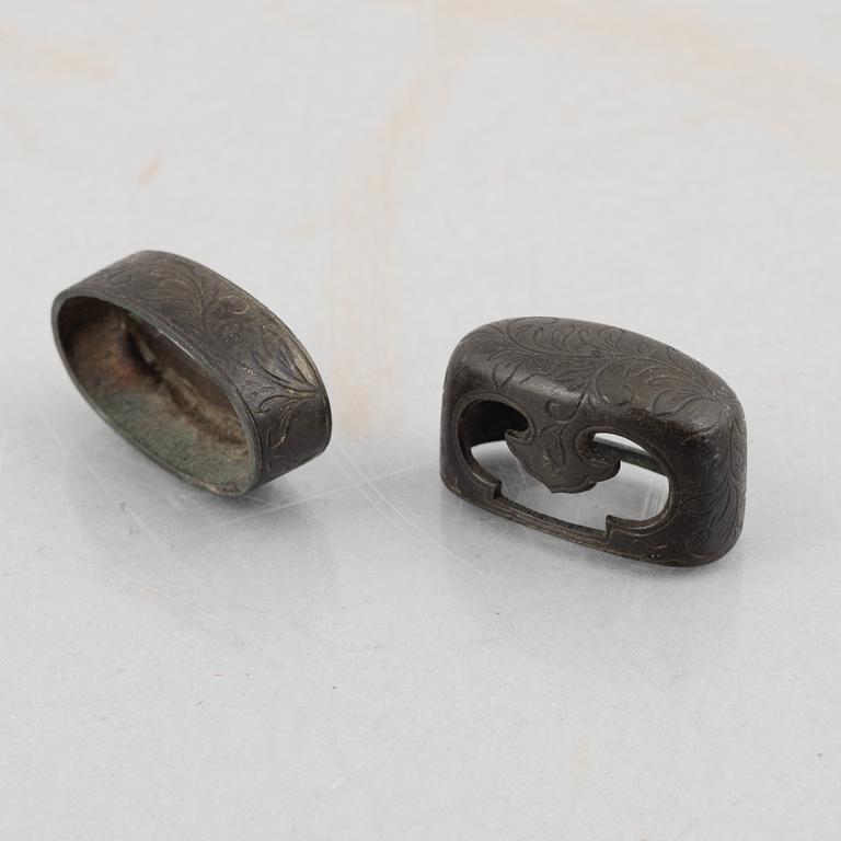 Fuchi and Kashira 4 pairs as well as 2 + 3 odd ones, Edo and Meiji.