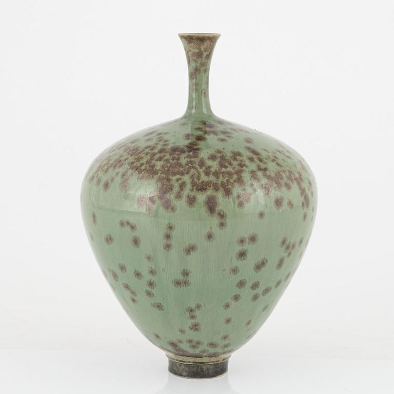 An Isak Isaksson eartheware vase.