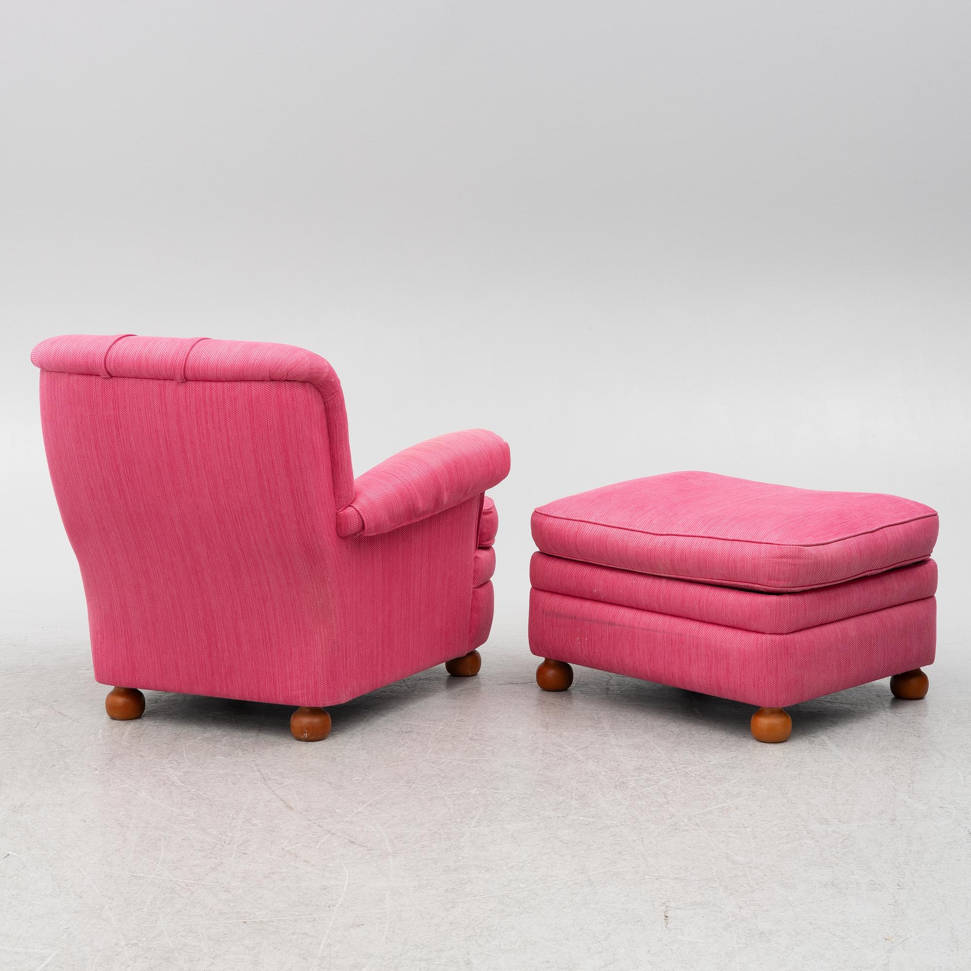 Josef Frank, fåtölj med fotpall, modell 336, Firma Svenskt Tenn.