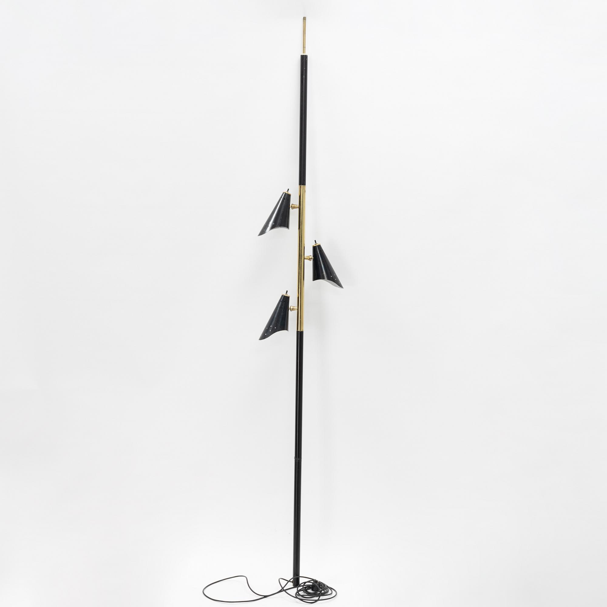 A mid 20th century floor lamp.