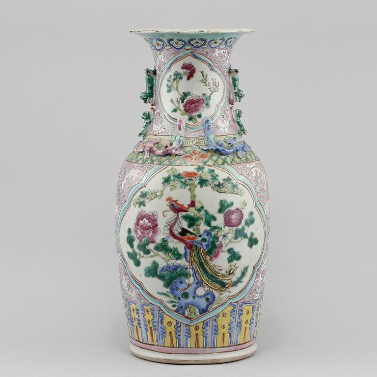 URNA, porslin, Kina, omkring 1900.
