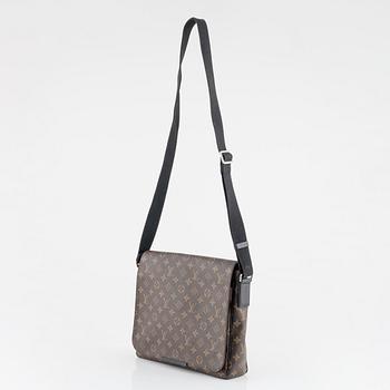 Louis Vuitton, a monogram canvas 'Beaubourg' cross body bag, 2016.