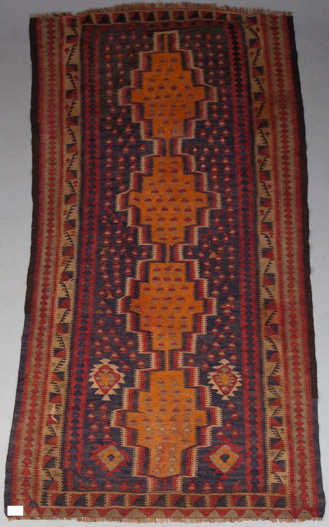 MATTA, Kelim, semi-antik. 270x143.