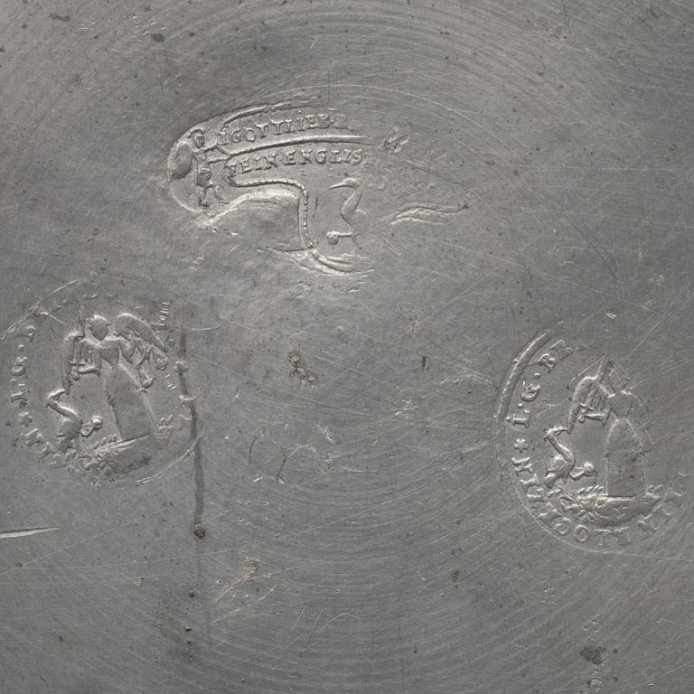TENNTALLRIKAR, 2 st, tyska stämplar 1777.