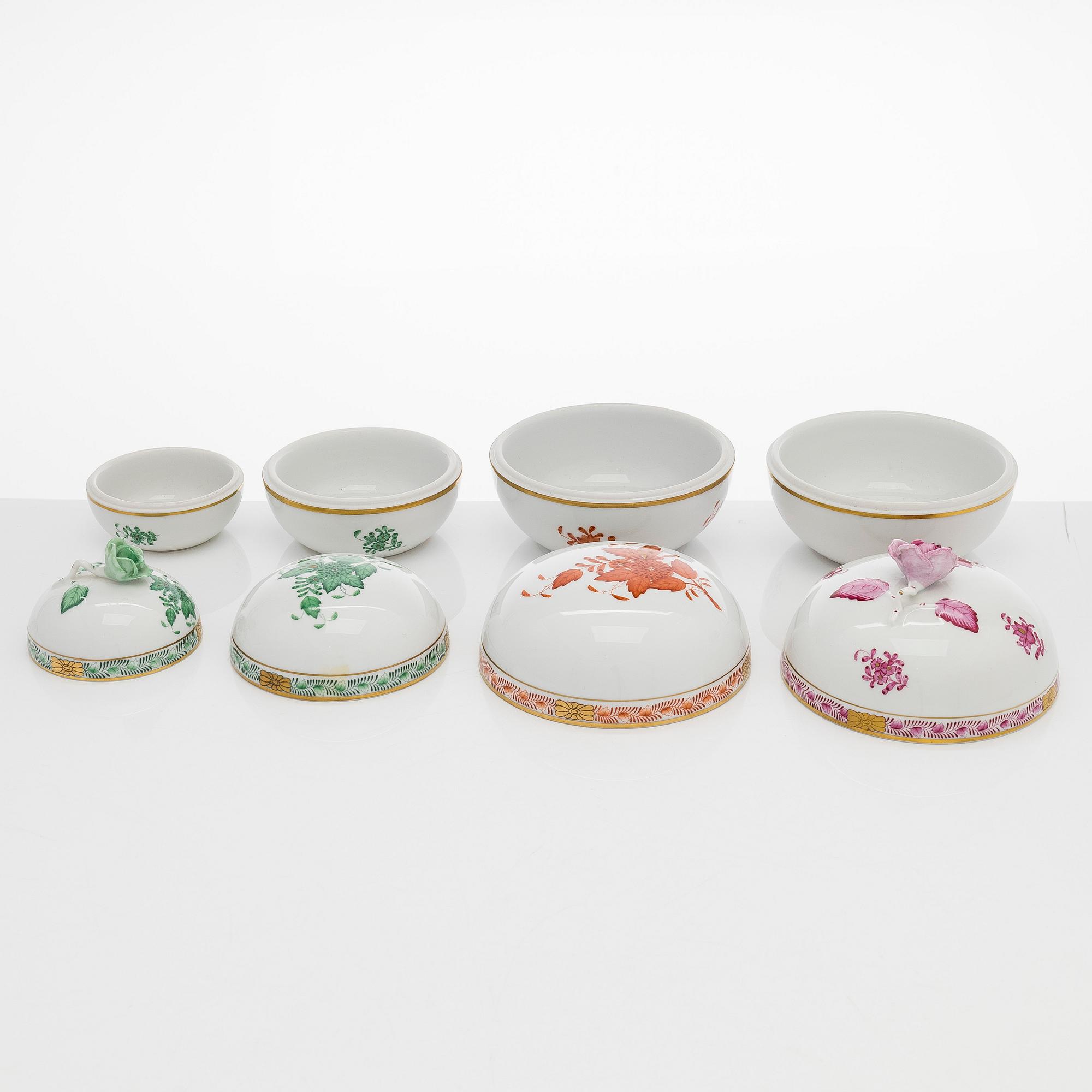 Herend, a 4 piece set of porcelain boxes with lids, 'Apponyi"/"Chinese Bouquet', Hungary 20th century.