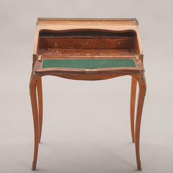 POUDREUSE, rokokostil. 1900-tal.