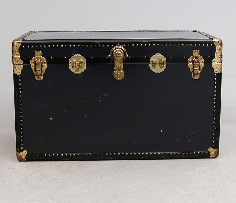 KOFFERT, 1900-talets första hälft.