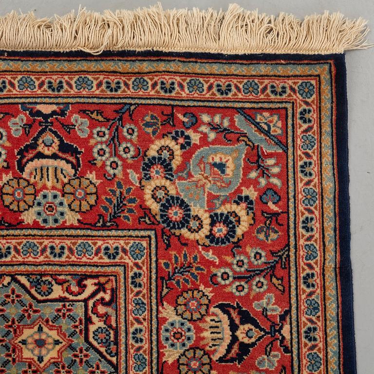 A rug, semi-antique, Kashan, ca 206,5 x 134,5 cm.