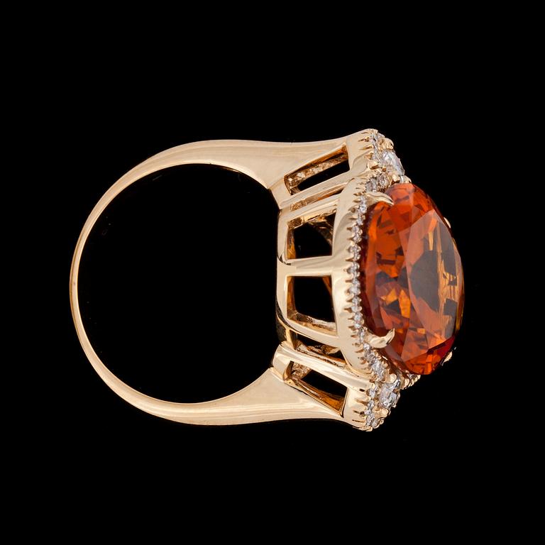 RING, citrine and brilliant cut diamonds, tot. 0.58 cts.