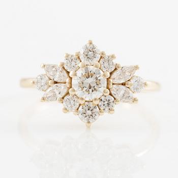Ring in 14K gold set with brilliant-cut and marquise-cut diamonds.