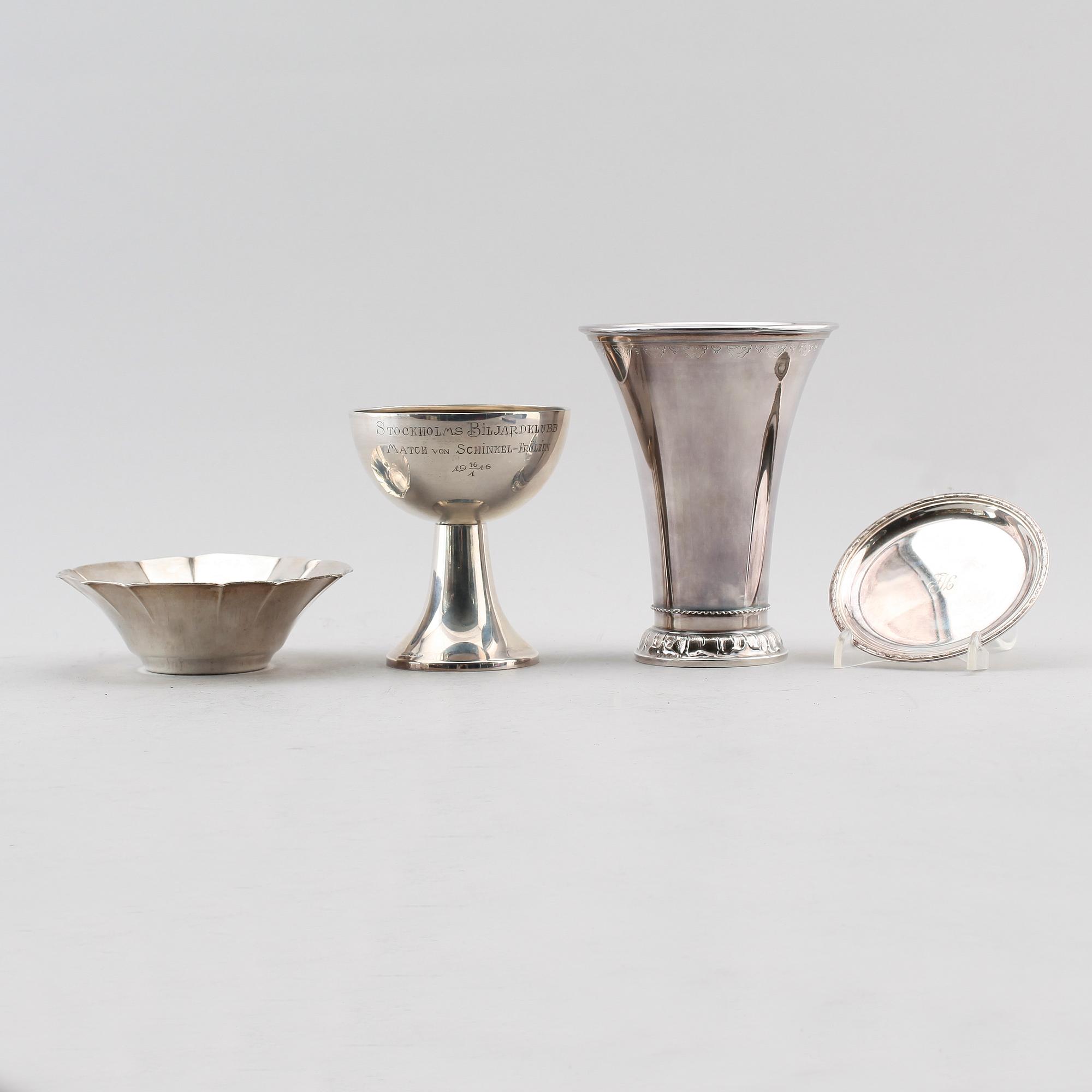 SILVERFÖREMÅL, 4 delar, svenska stämplar 1900-tal. Vikt ca 424 g.