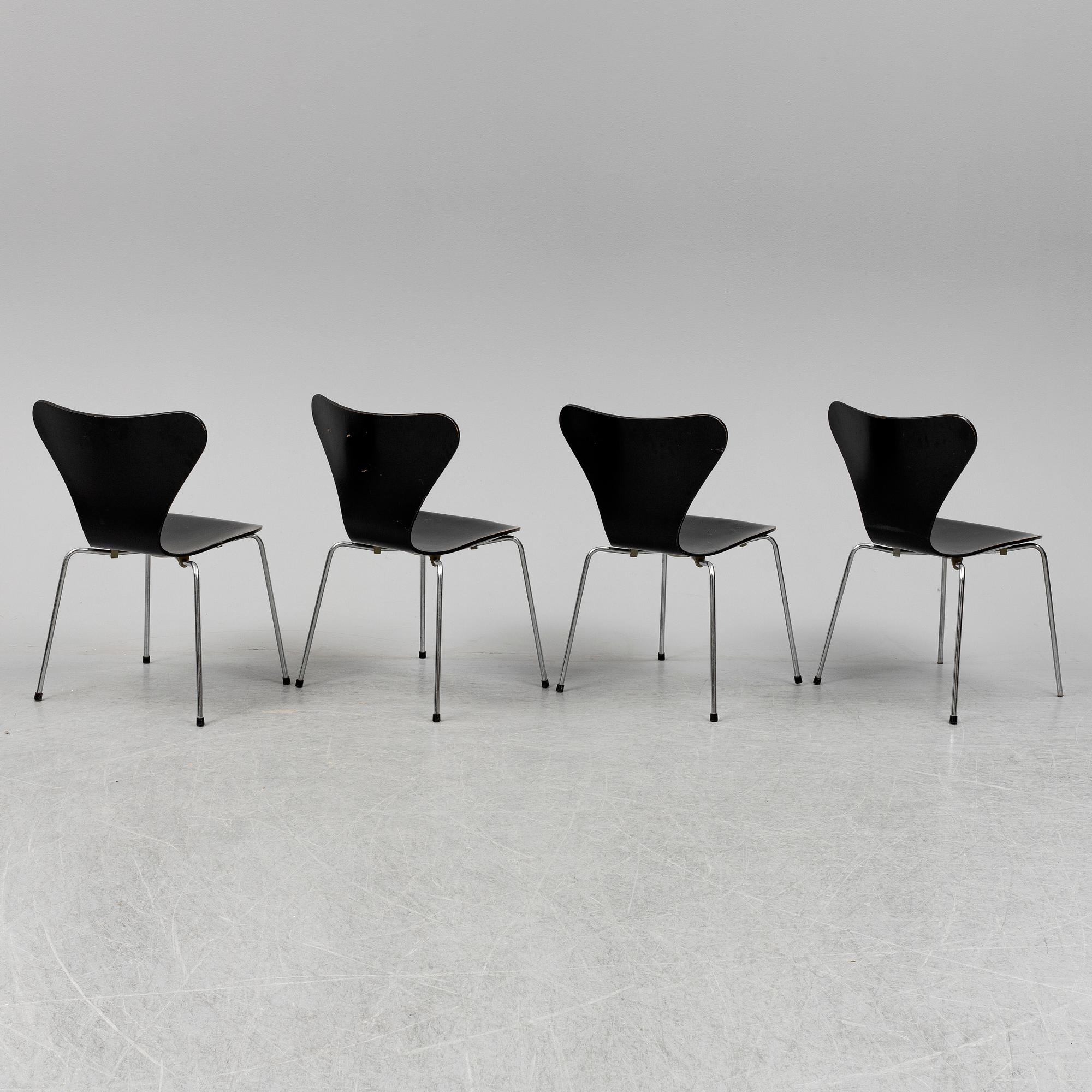ARNE JACOBSEN, four 'Series 7' chairs from Fritz Hansen, Denmark, 1974.