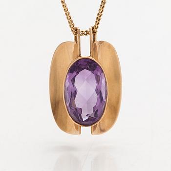 Eero Rislakki, A 14K gold necklace with an amethyst. Westerback, Helsinki 1960.