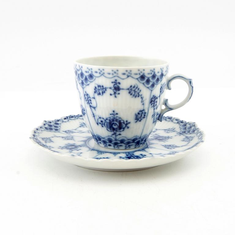 Servisdelar 19 dlr "Musselmalet" hel och havblonde Royal Copenhagen Danmark 1974-1999 porslin.