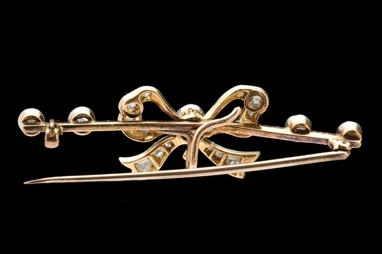 BROSCH, 18k vitguld med rosenslipade diamanter. 1869. Vikt ca 5g.