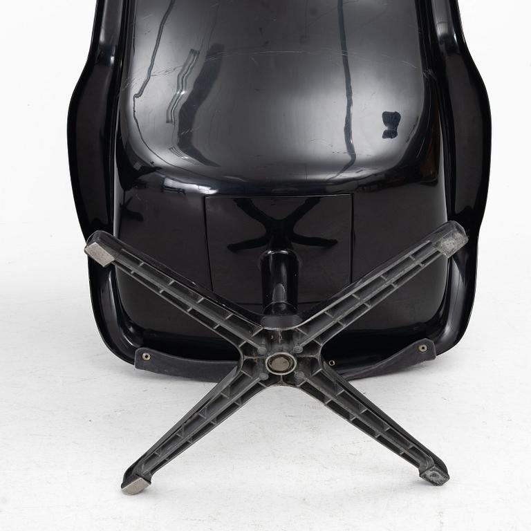 Alf Svensson, & Yngve Sandström, a pair of 'Galaxy/Form 8' armchairs, DUX, 1970s.