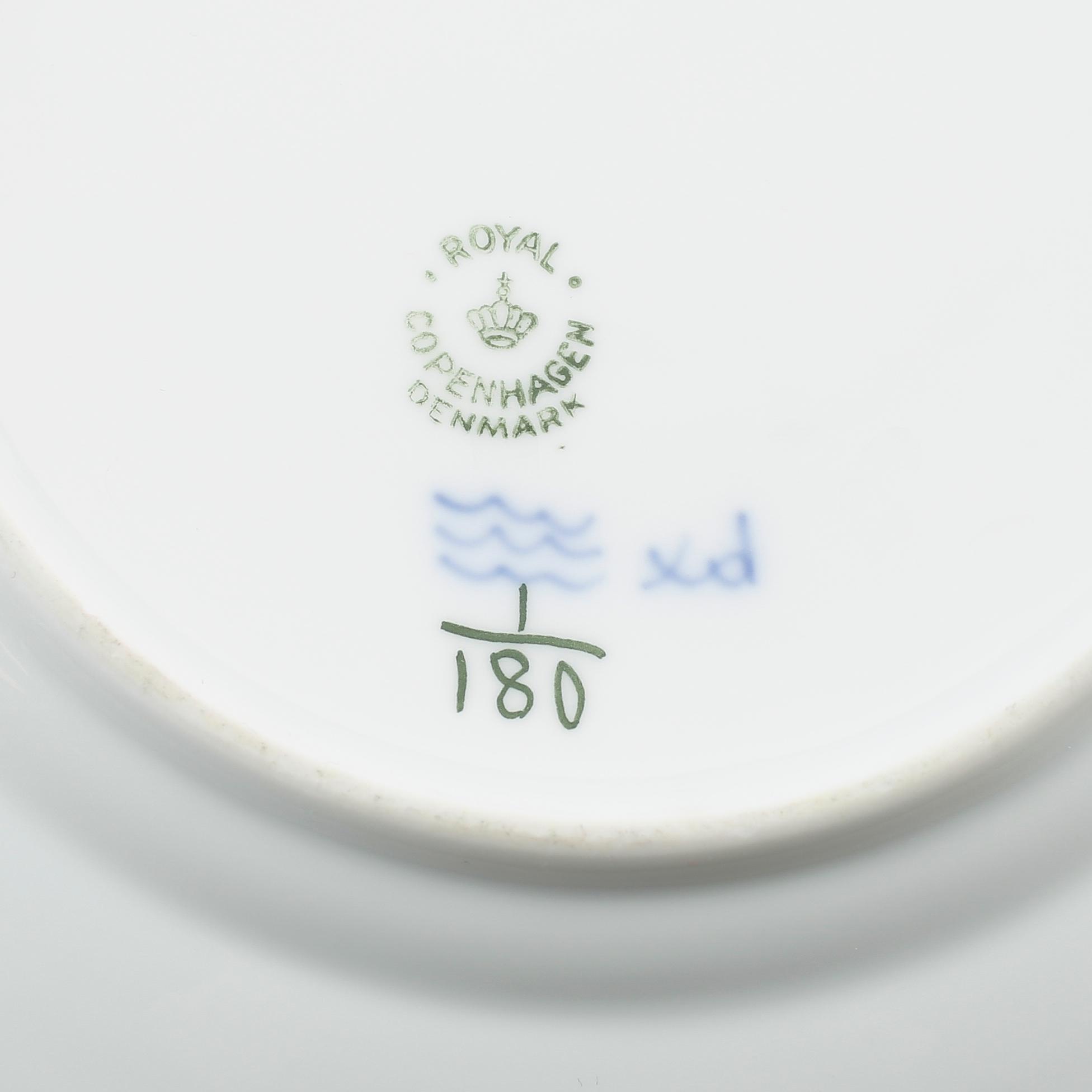SERVISPORSLIN, 18 delar, musselmalet, Royal Copenhagen.