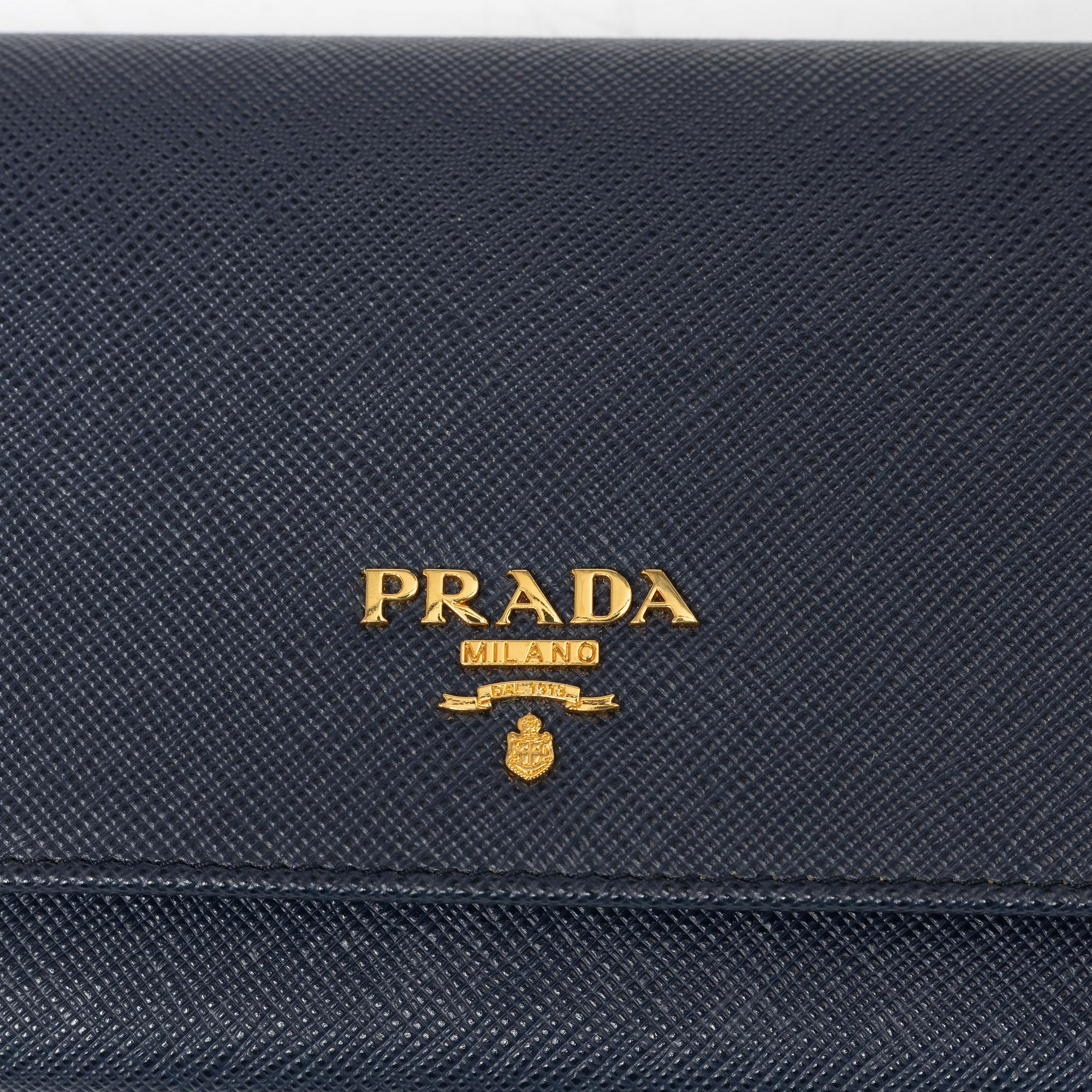 Prada, wallet on chain, 2016.