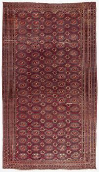 An Antique Tekke main carpet, ca 545 x 302 cm.