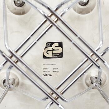 Charles & Ray Eames, stolar, 6 st, "Plastic chair", Vitra, 2006.