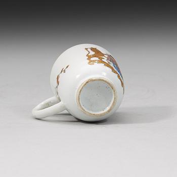 An armorial cup, Qing dynasty, Qianlong (1736-95).