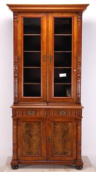 BOKSKÅP, nyrenässans, 1800-talets andra hälft.