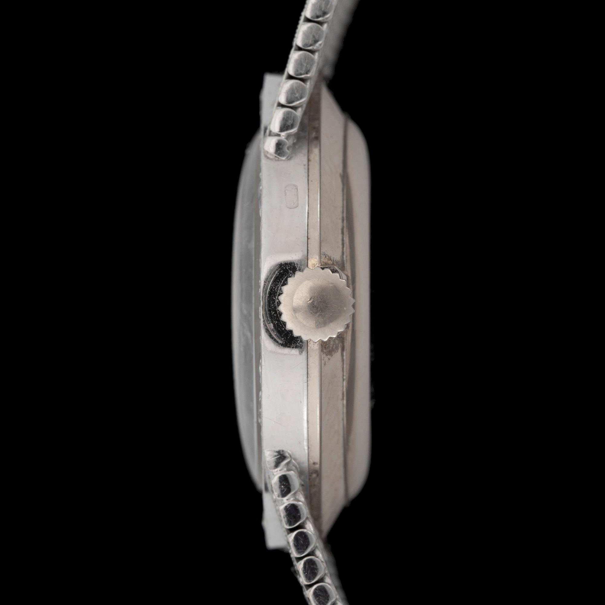 Venta. Manuell. Vitguld. Diamanter ring. Fungerar ej.