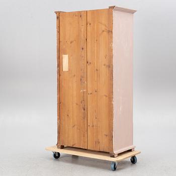 Skåp, 1800-talets slut.