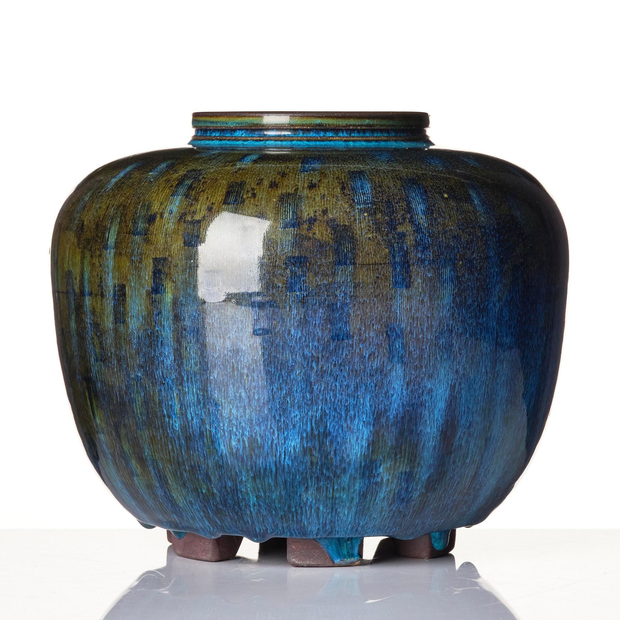 Wilhelm Kåge, a Farsta stoneware urn, Gustavsberg Studio 1958.