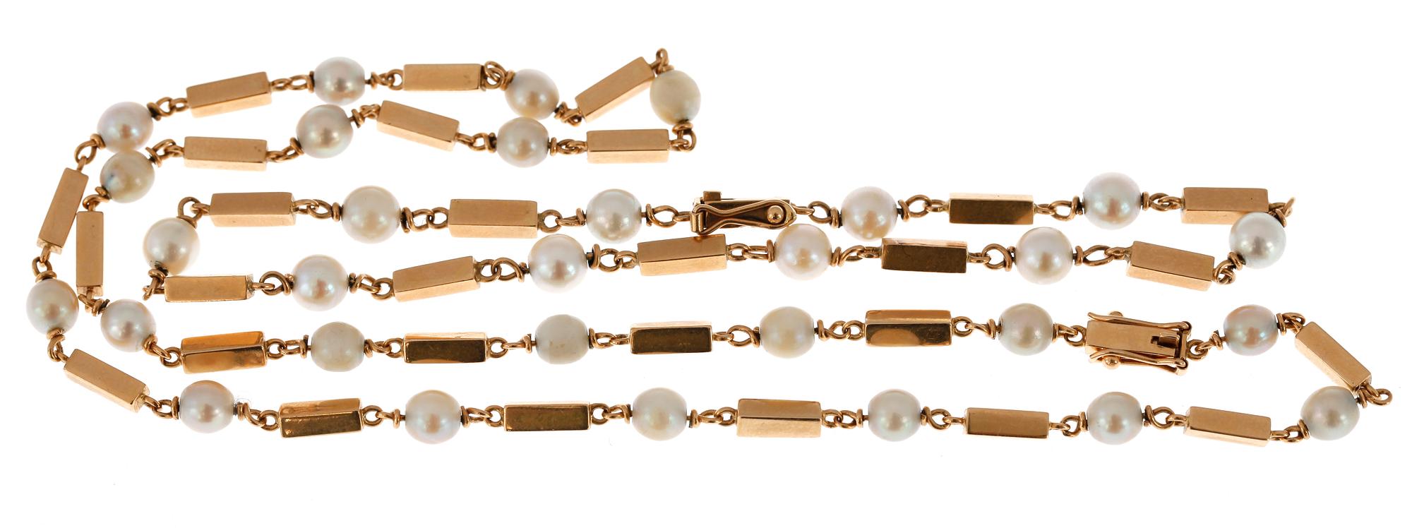 COLLIER samt ARMBAND, 18k guld, stavar och odlade pärlor.