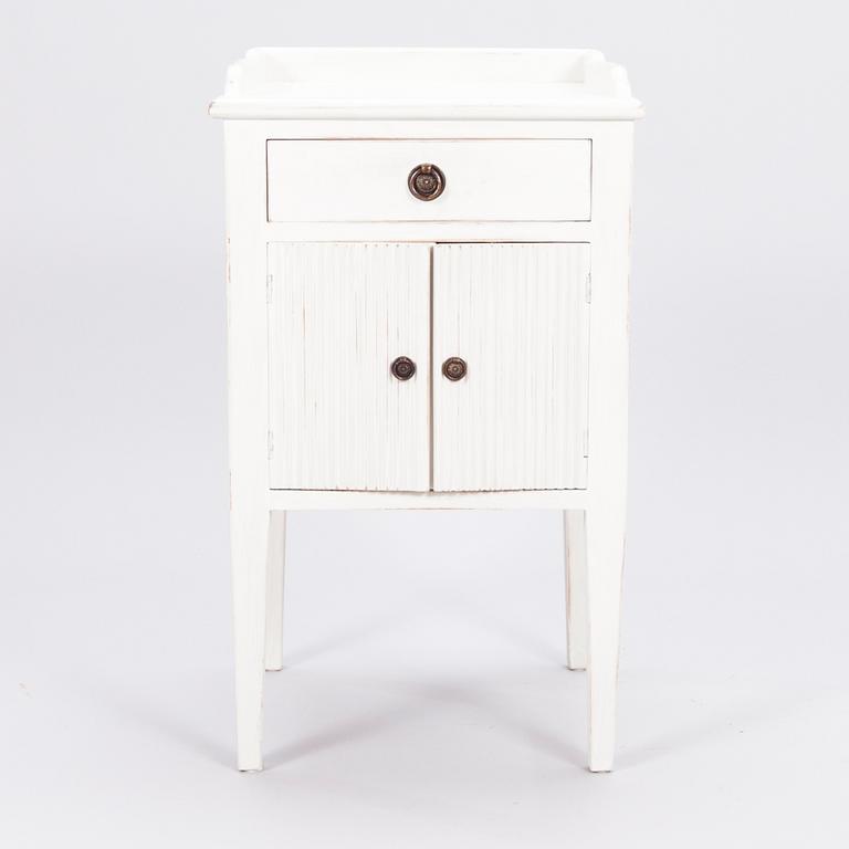 A 20th century Gustavian style night stand.