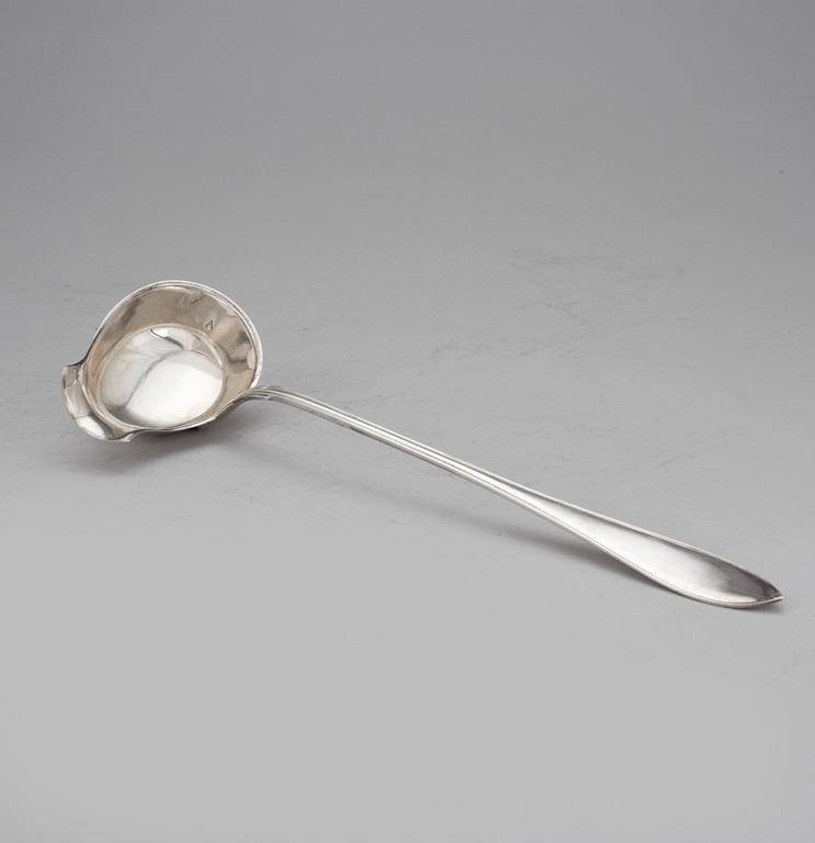 SOPPSLEV, silver, Frans Jacob Befwe, Stockholm 1918. Vikt 146 gram.