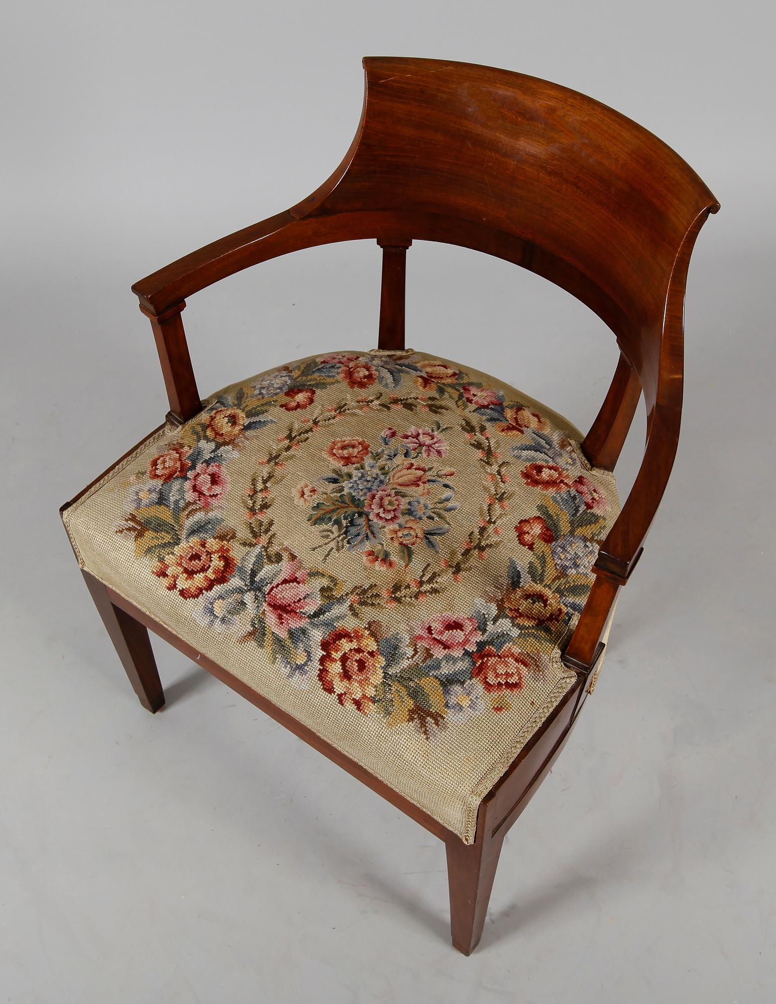 KARMSTOL, empire, 1800-talets första hälft.