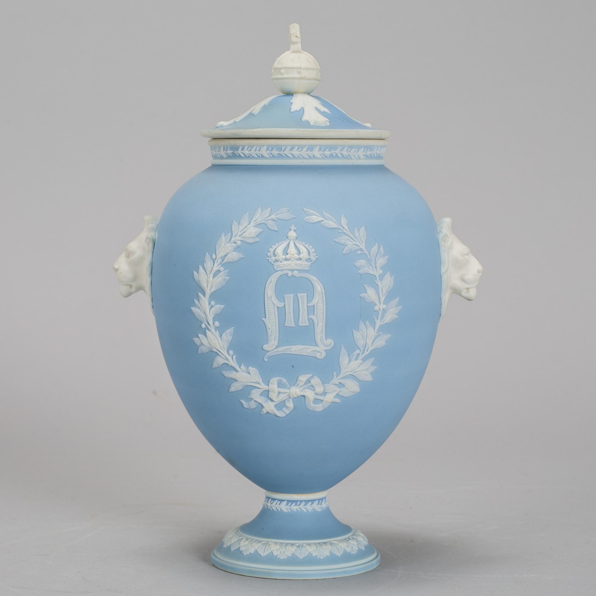 URN with lid, Gustavsberg, porcelain, around year 1900, with royal ...