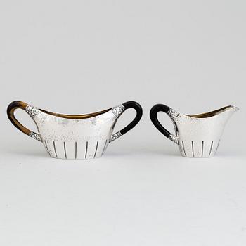 HOVJUVELERARE PETER HERTZ, Kaffe- och teservis, 4 delar, silver, jugend, Köpenhamn, 1916-17.